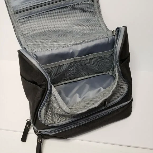 Travel Fun Travel Bag Black 9.5" x 5" wet storage compartment dry/wet separation - Picture 3 of 8